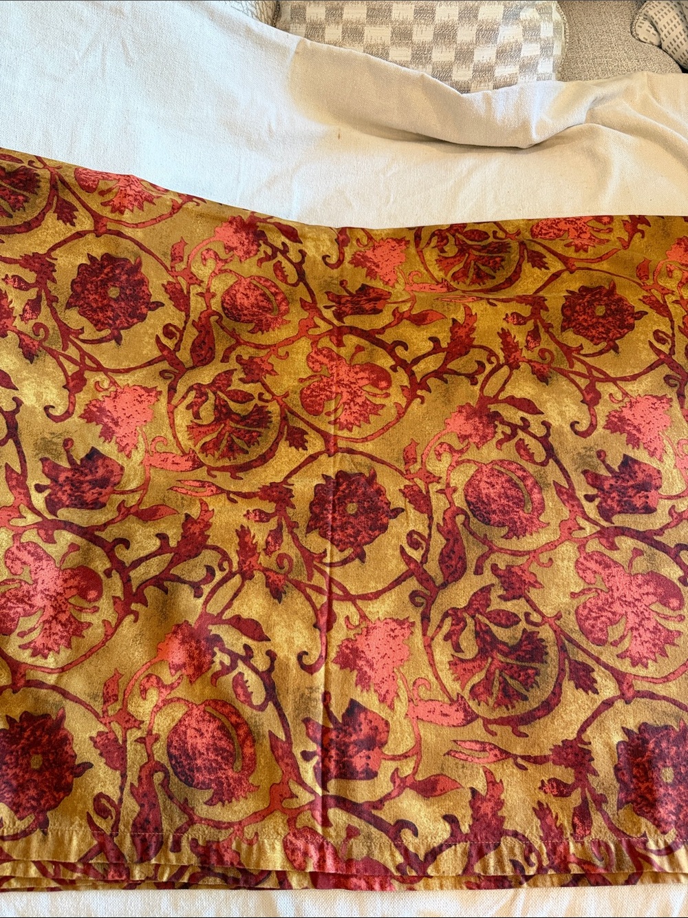World Market Vintage-Inspired Floral Table Cloth 100% Cotton 60”x90”